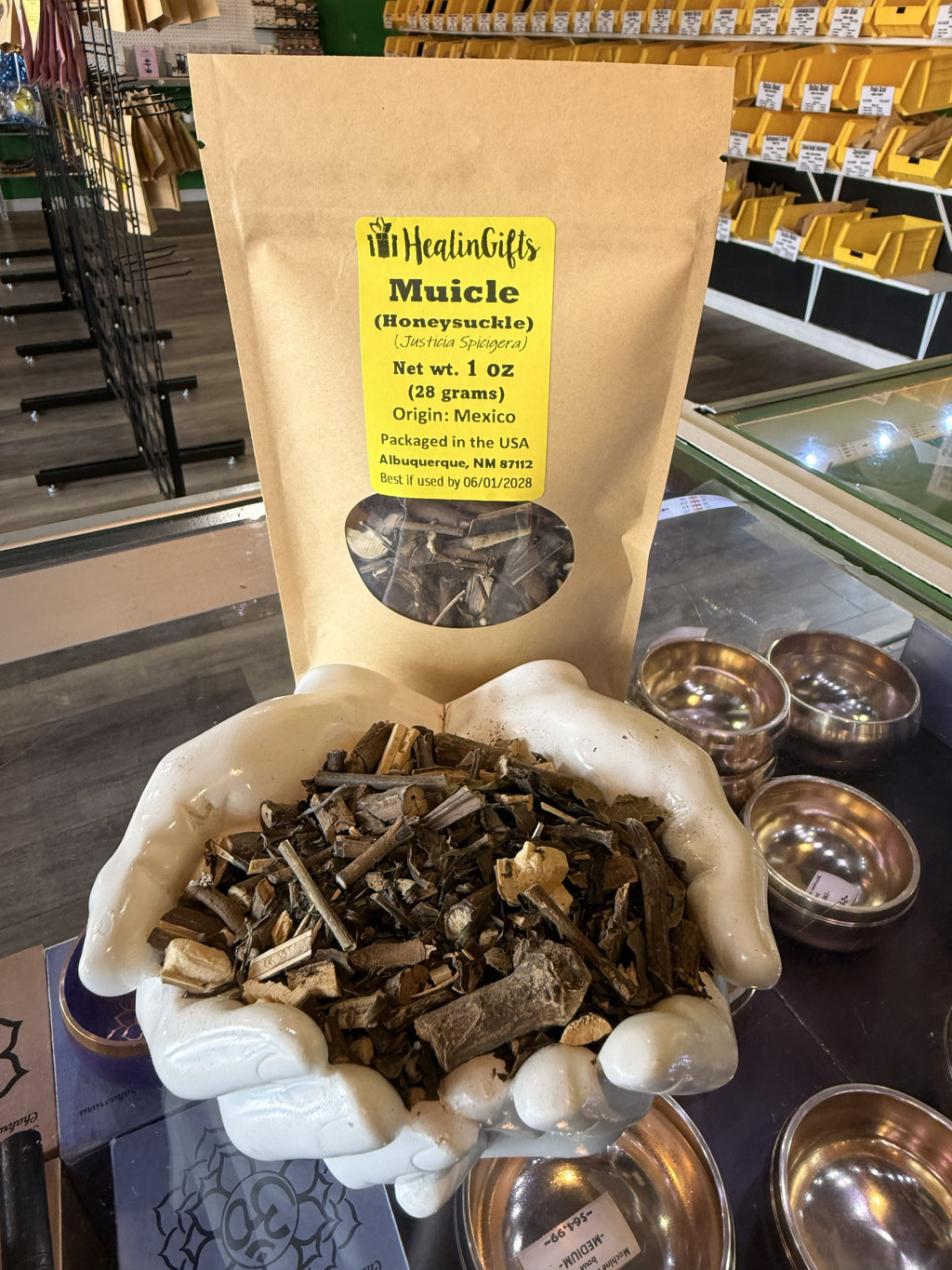 Honeysuckle or Muicle 1 oz (28 g) Justicia spicigera or the Mexican honeysuckle herb