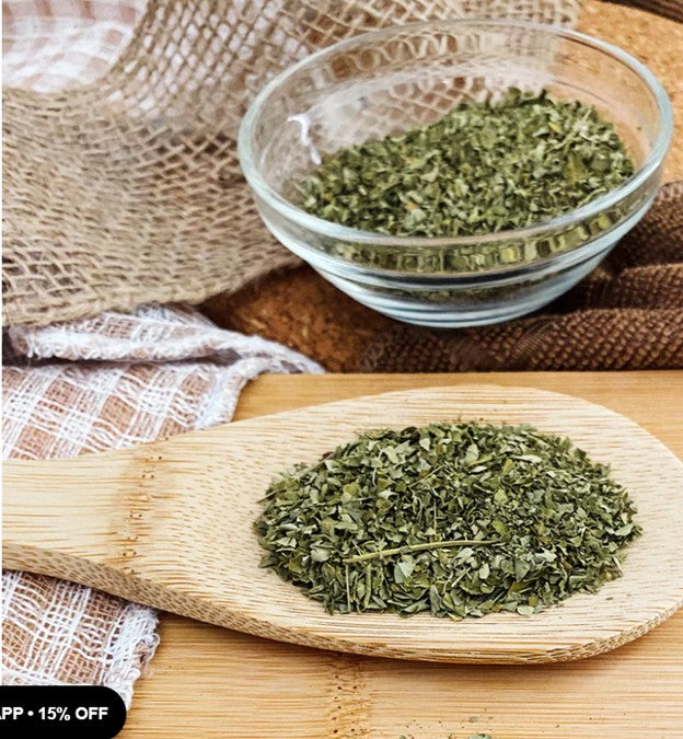 Moringa leaves cut and sifted